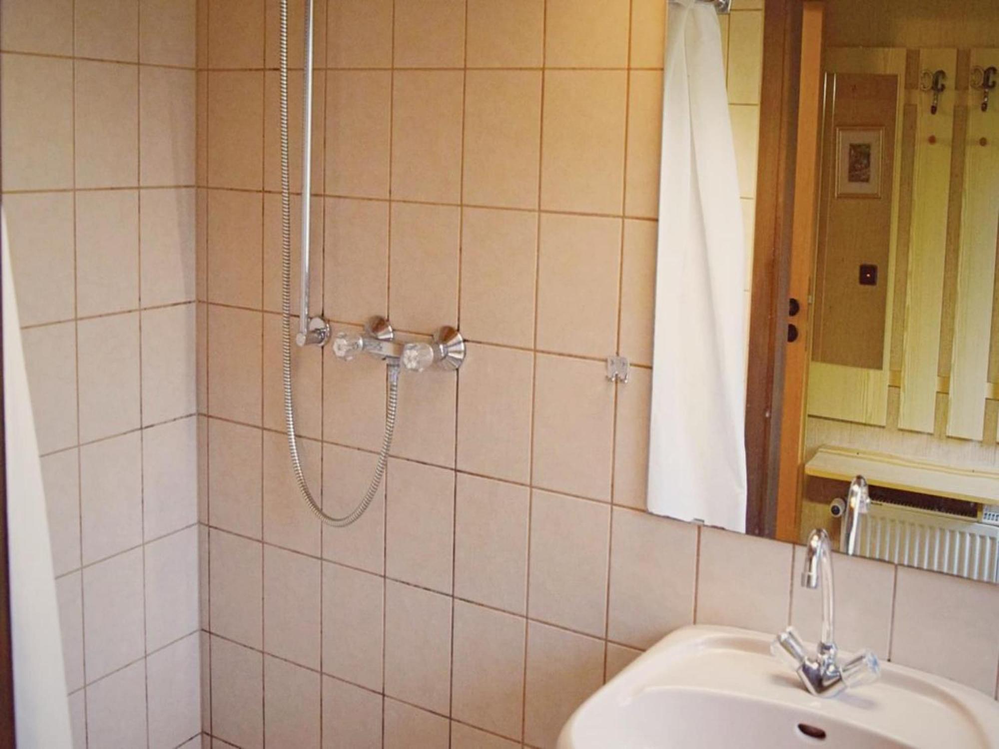 Furnished Bungalow With Peaceful Neighbourhood Мешеде Екстер'єр фото